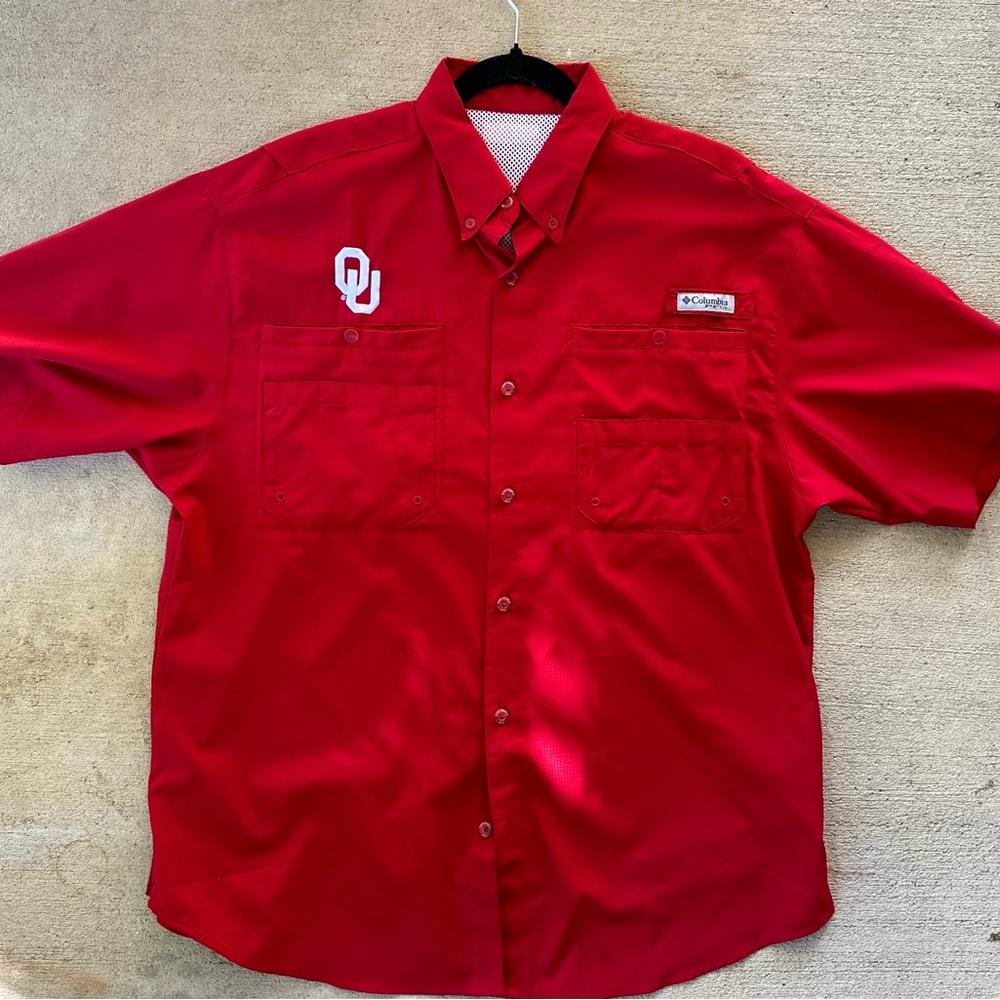 COLUMBIA PFG University of Oklahoma button down red shirt. OU embroidered MEDIUM